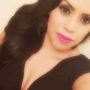 Meet your Posher, Alma